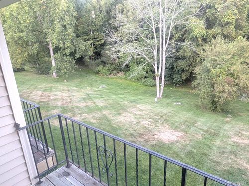 311 Fox Run Ln, Carmel, NY, 10512-2351 | Card Image