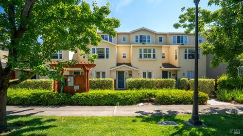 7006 Santero Way, Cotati, CA, 94931-4517 | Card Image