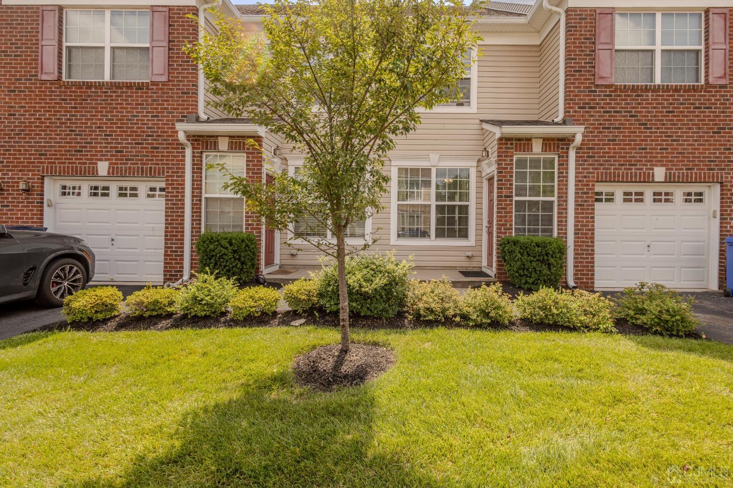 Canterbury Ln, North Brunswick, NJ 08902