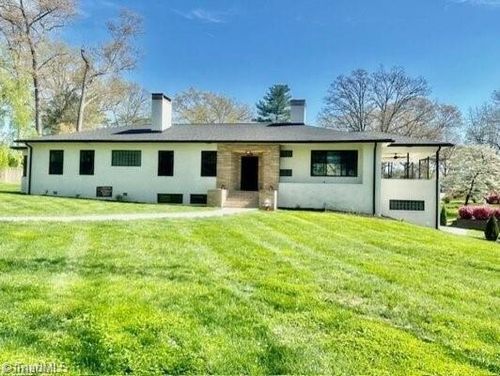 109 Grace St, Mount Airy, NC, 27030-2905 | Card Image