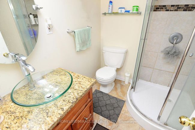 7 Sophia St, House other with 3 bedrooms, 2 bathrooms and 4 parking in Brampton ON | Image 37