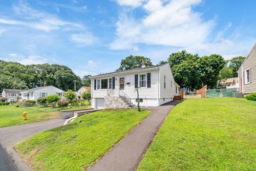 46 Villa Rd, Waterbury, CT, 06706-1912 | Card Image