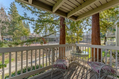 121 Valley Oak Dr, Roseville, CA, 95678-4374 | Card Image