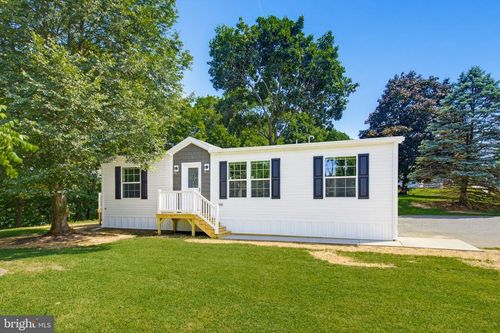 100 Fawn Circle Dr, Windsor, PA, 17366-8300 | Card Image
