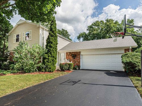 390 Springside Ln, Buffalo Grove, IL, 60089-1683 | Card Image
