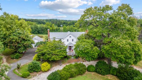 324 Robin Rd, Brookneal, VA, 24528-2910 | Card Image