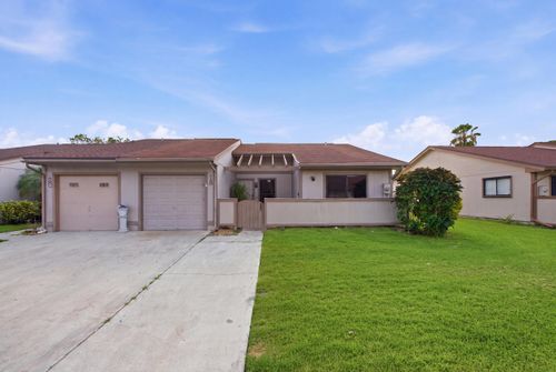 18 Winchmore Ln, Boynton Beach, FL, 33426-8104 | Card Image