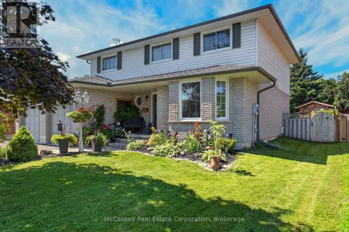 1817 Parkwood Cir, Peterborough, ON, K9J8C3 | Card Image