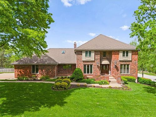 3600 W 119th Ter, Leawood, KS, 66209-1048 | Card Image