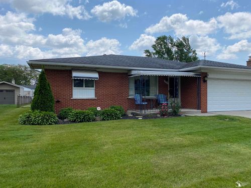 23557 E Fairway Dr, Woodhaven, MI, 48183-3104 | Card Image