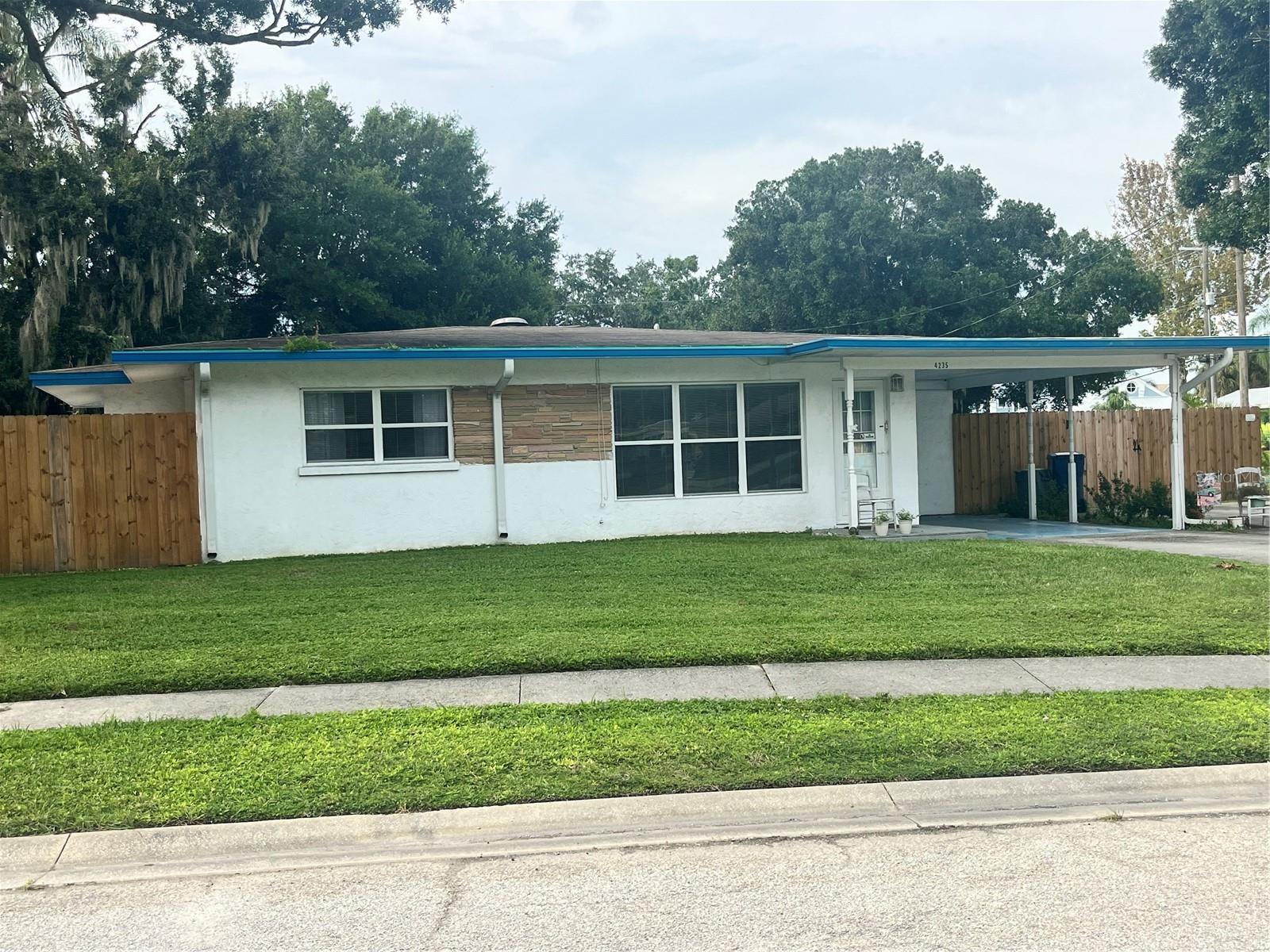 3rd Ave, Bradenton, FL 34208