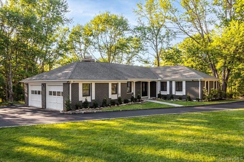 11 Skyview Dr, Armonk, NY, 10504-1232 | Card Image