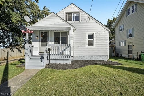 211 23rd St Nw, Barberton, OH, 44203-6918 | Card Image