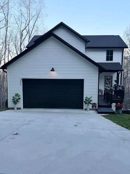 3590 Crown Colony Dr Nw, Cleveland, TN, 37312-2711 | Card Image