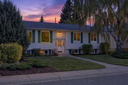 637 Willowburn Cres Se, Calgary, AB, T2J1M9 | Card Image