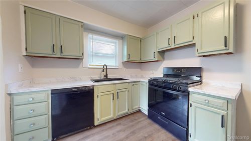 113 Osceola Dr, Pontiac, MI, 48341-1155 | Card Image