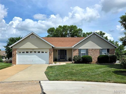 137 Black Lantern Trl, Saint Peters, MO, 63376-5942 | Card Image