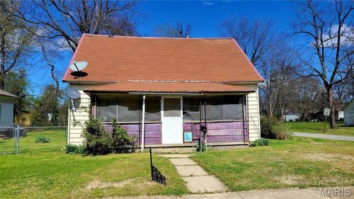 308 Cleveland St, Charleston, MO, 63834-1502 | Card Image