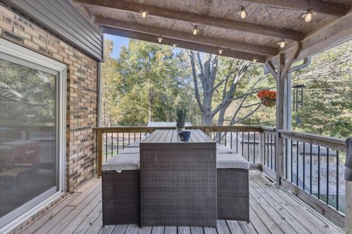 10147 S Bray Rd, Clio, MI, 48420-7712 | Card Image