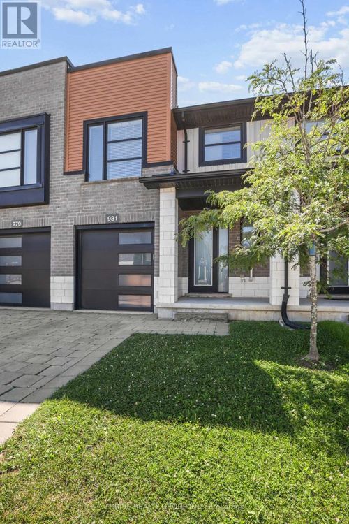 981 W Village Sq, London, ON, N6H0J7 | Card Image