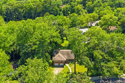 80 Nassau Dr, Great Neck, NY, 11021-1441 | Card Image