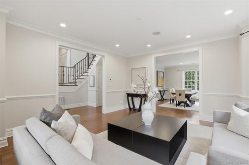 8 E Clinton Ave, Irvington, NY, 10533-2331 | Card Image