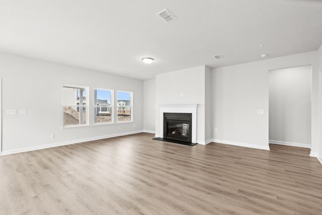 Open Floor Plan | Image 29