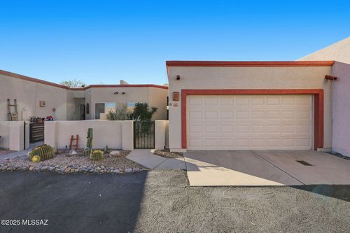 575 W Via Rosaldo, Green Valley, AZ, 85614 | Card Image