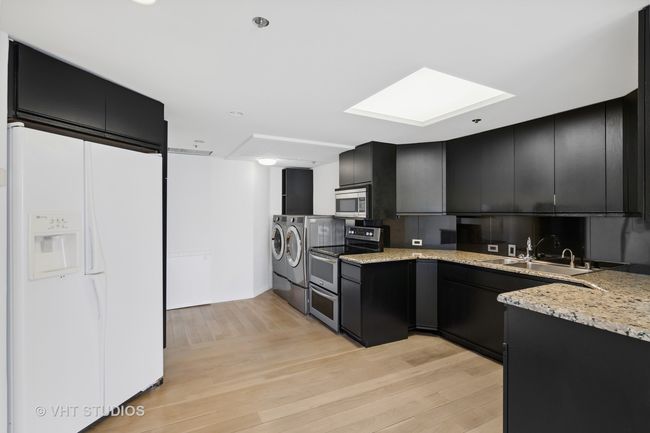 APT-2502 - 950 N Michigan Ave, Home with 3 bedrooms, 4 bathrooms and null parking in CHICAGO IL | Image 9