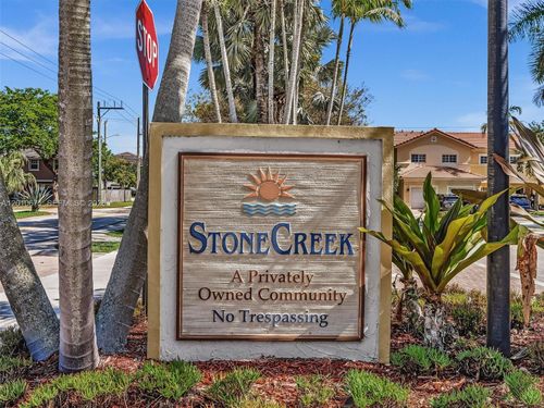 7659 N Stonecreek Cir, Hollywood, FL, 33024-8432 | Card Image