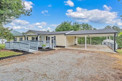 104 Fresh Meadow Ln, Vinton, VA, 24179-4924 | Card Image