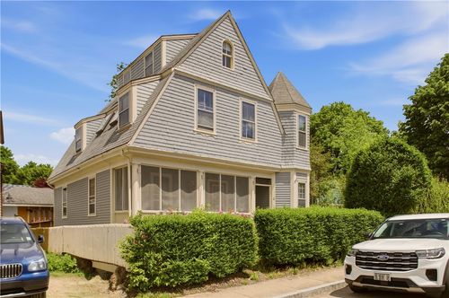 4 Dresser St, Newport, RI, 02840-7503 | Card Image