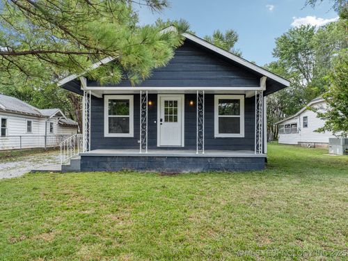 608 11th St, Collinsville, OK, 74021-2125 | Card Image