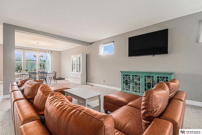 18514 Olive Cir, House other with 4 bedrooms, 4 bathrooms and 3 parking in Omaha NE | Image 6