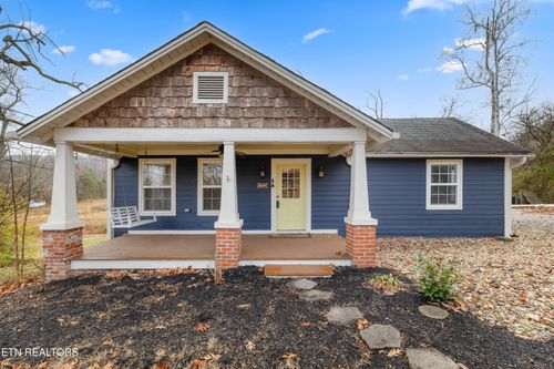 2520 W Beaver Creek Dr, Powell, TN, 37849-4821 | Card Image