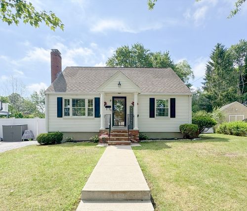 9 Reynolds Rd, Peabody, MA, 01960-1612 | Card Image
