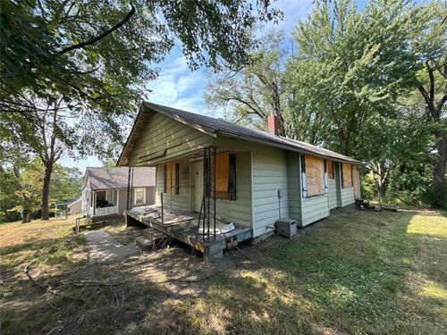 108 N Ditzler Ave, Independence, MO, 64053-1234 | Card Image