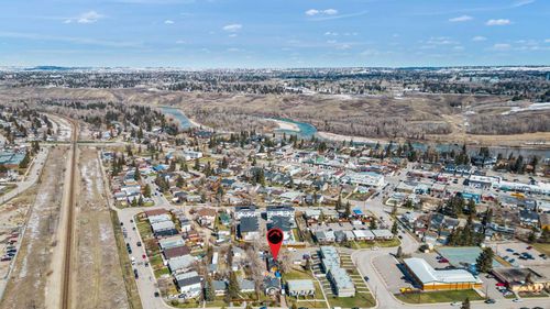 6516 35 Ave Nw, Calgary, AB, T3B1S8 | Card Image