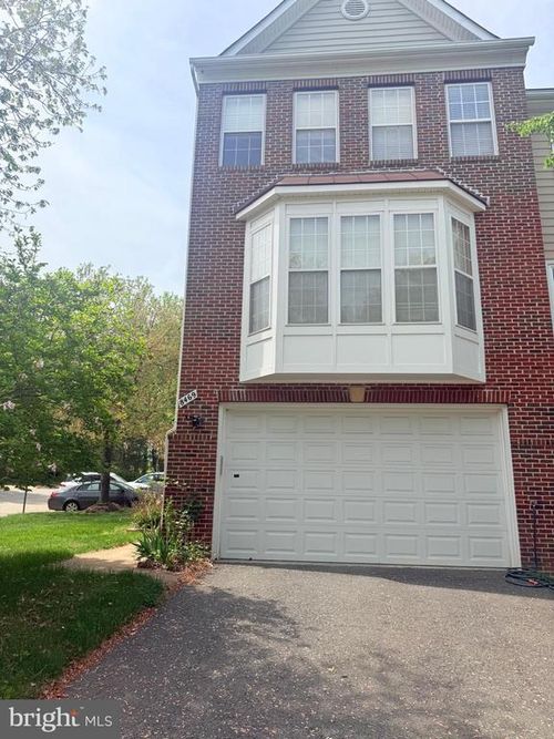 8469 Silverdale Rd, Lorton, VA, 22079-3091 | Card Image