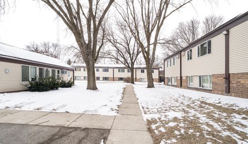 500 S 13th St, Olivia, MN, 56277-1632 | Card Image