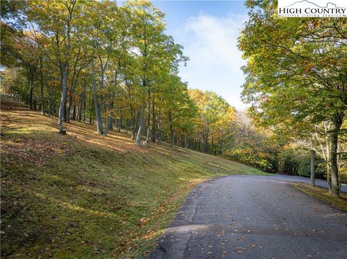 48 Rocky Pkwy, Banner Elk, NC, 28607 | Card Image