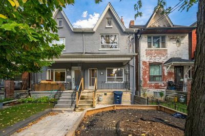 333 Concord Ave, Home with 3 bedrooms, 2 bathrooms and 1 parking in Toronto ON | Image 1