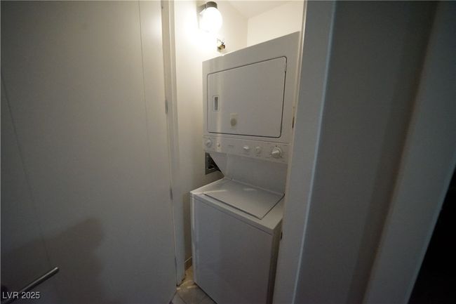 UNIT-804 - 4525 Dean Martin Dr, Condo with 2 bedrooms, 2 bathrooms and null parking in Las Vegas NV | Image 11