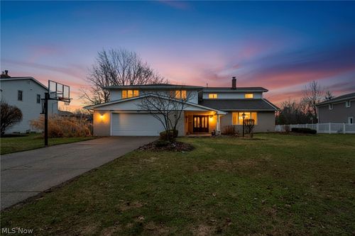 2425 Brian Dr, Beachwood, OH, 44122-1705 | Card Image