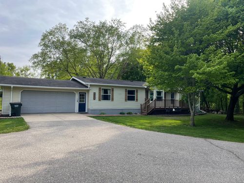 2174 66th Ave Ne, Willmar, MN, 56201-9127 | Card Image