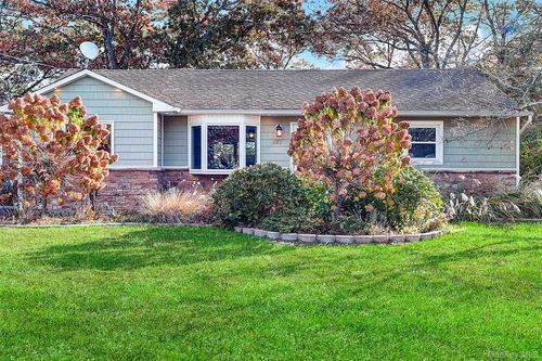 882 Ocean Ave, West Islip, NY, 11795-1416 | Card Image