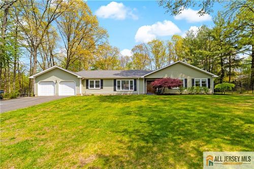 7 Michelle St, Monroe, NJ, 08831-8620 | Card Image