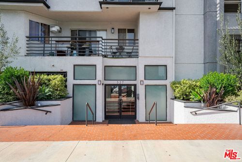 104-327 Chestnut Ave, Long Beach, CA, 90802-2924 | Card Image