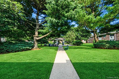 9b-2449F Union Blvd, Islip, NY, 11751-3130 | Card Image