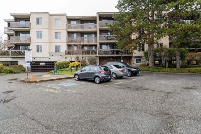 105 - 6655 Lynas Lane, Condo with 1 bedrooms, 1 bathrooms and 1 parking in Richmond BC | Image 1